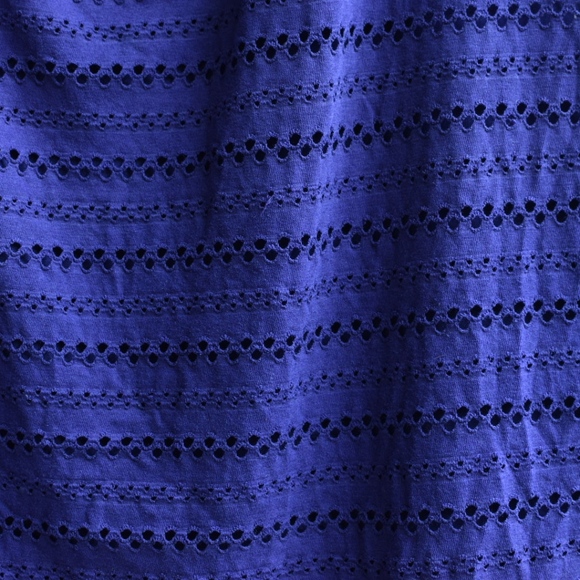 🎀 royal blue Ann Taylor eyelet shirt, free add-on - Picture 3 of 8